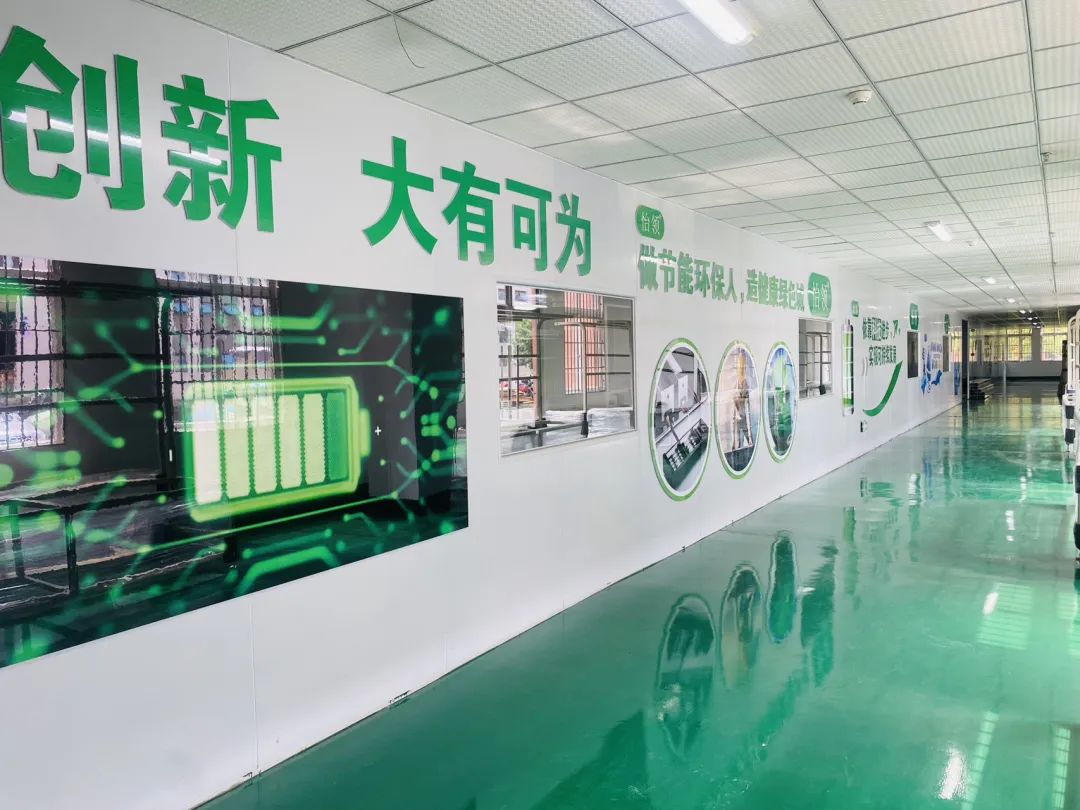 首批充电桩产品下线！jinnianhui今年会新能源跑出发展“加速度”